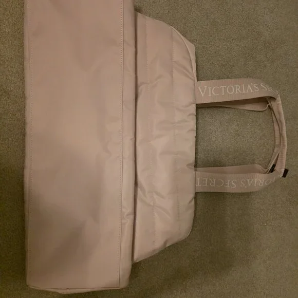 Victoria's Secret Quilted Pink Duffel Bag Overnight Gym Travel Tote - Picture 5 of 7